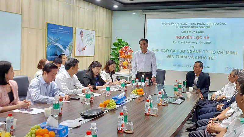 Lãnh đạo TPHCM thăm, chúc tết doanh nghiệp đầu năm