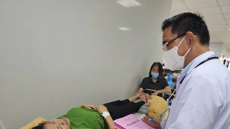 Bệnh viện Đa khoa Bà Rịa đang điều trị cho khoảng 42 bệnh nhân. Ảnh: Nguyễn Long