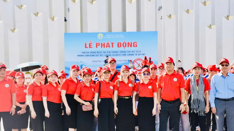 Tham dự chương trình có TS. Đoàn Bình Minh, Phó Viện trưởng Viện Sốt rét - Ký sinh trùng - Côn trùng TPHCM; ông Nguyễn Viết Điện, Phó Giám đốc Trung tâm Kiểm soát bệnh tật TPHCM; bà Lê Thị Thanh Bình, Phó Bí thư Thường trực Đảng ủy phường Vũng Tàu; bà Trần Thị Bích Vân, Phó Chủ tịch UBND phường Vũng Tàu.