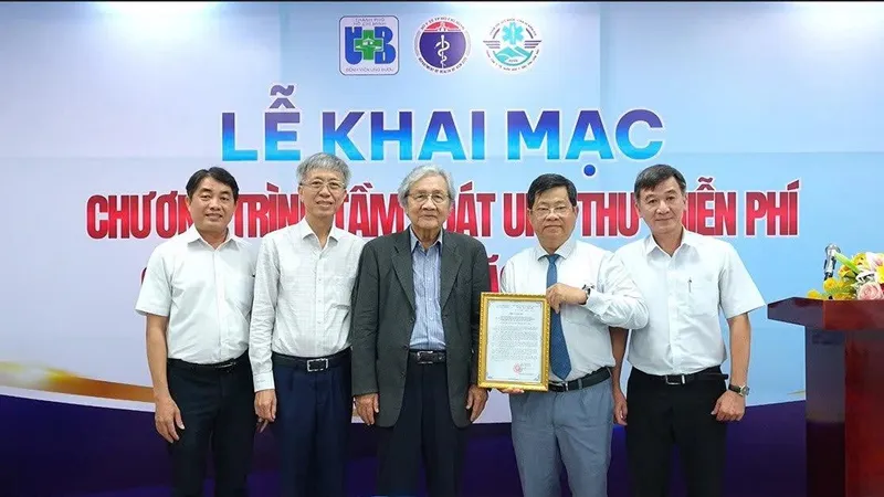 Lễ khai mạc chương trình tầm soát ung thư miễn phí.