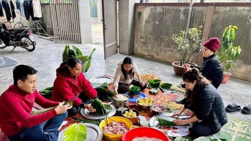 对越南人而言，一起包粽子向来是大家最期待的日子。