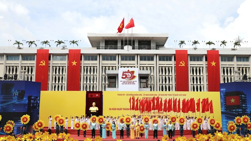 庆祝西贡—嘉定市荣幸以胡志明主席名字命名50周年纪念仪式