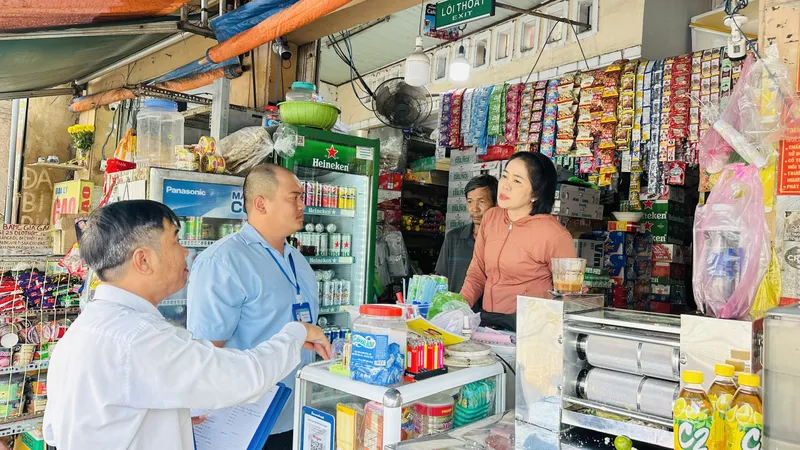 Phường Vũng Tàu (TPHCM) xử lý lấn chiếm lòng đường, vỉa hè