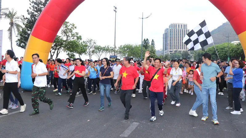 Sôi động ngày chạy Olympic vì sức khỏe toàn dân