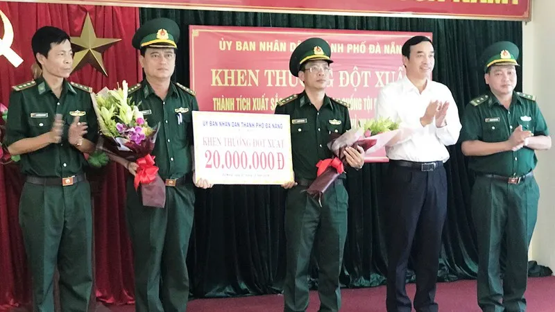 Khen thưởng lực lượng triệt phá đường dây ma túy xuyên quốc gia