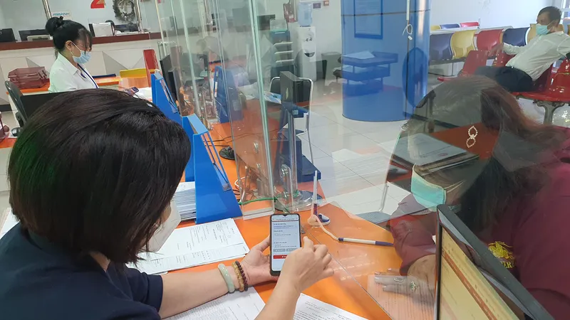 Trả tiền điện không dùng tiền mặt