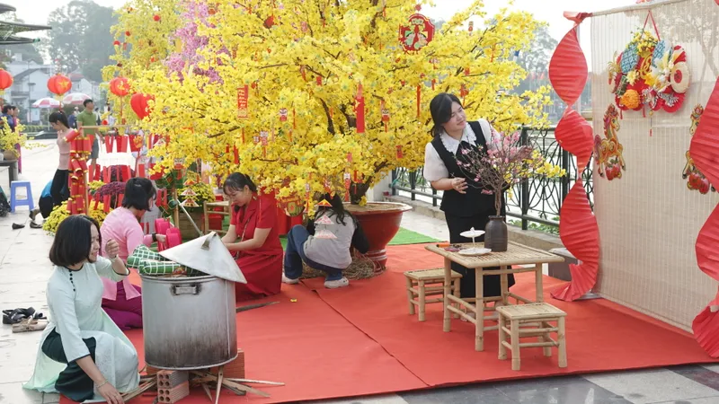 Tiểu cảnh được trang trí để người dân đến chụp ảnh