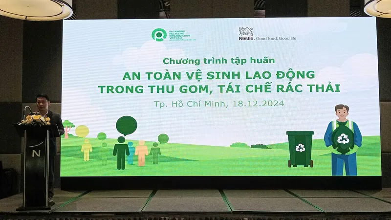 Người lao động thu gom, tái chế rác thải đối mặt nhiều rủi ro