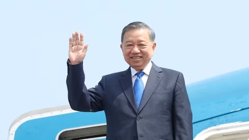 越南党中央总书记、国家主席苏林率越南高级代表团离开河内，赴美国出席第81届联合国大会一般性辩论 图自越通社