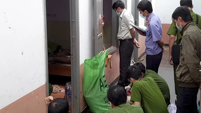 Cơ quan chức năng khám nghiệm hiện trường vụ án