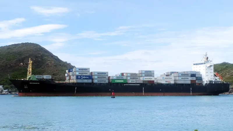 Xem xét việc nhận chìm 439.000m³ bùn thải xuống biển Quy Nhơn