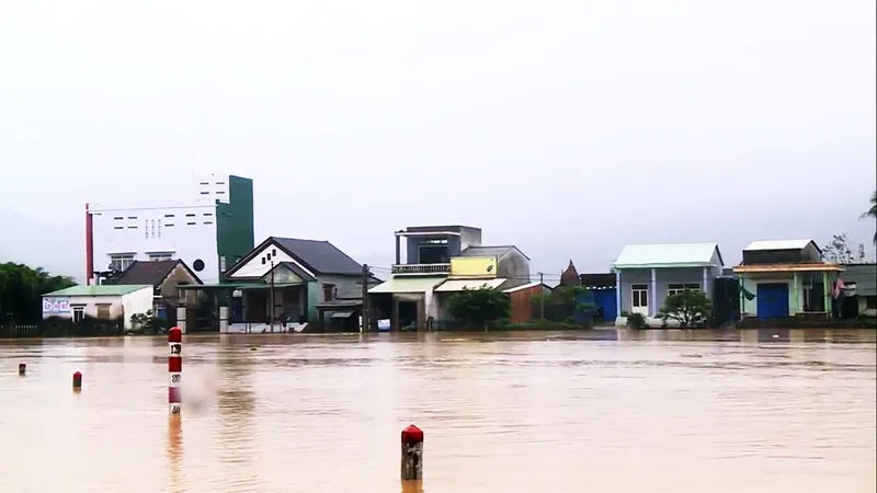Mưa lũ gây thiệt hại nặng nề tại Bình Định