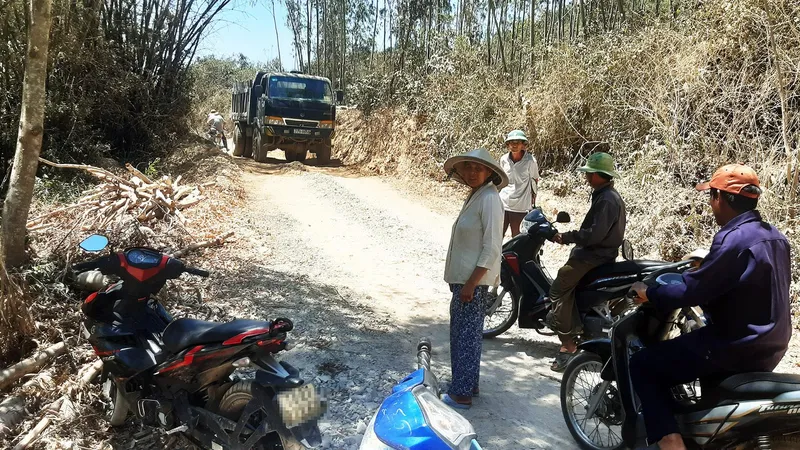 Vụ đào phá núi Mò O: Vì sao chưa đối thoại, công khai kết quả xử lý?