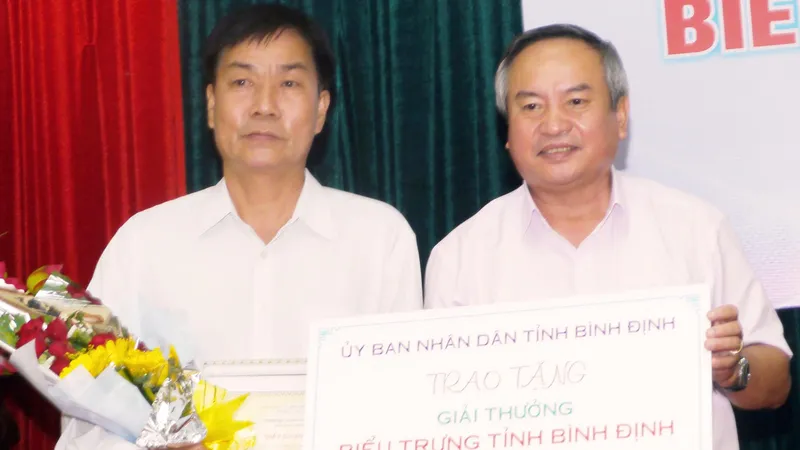 Tác giả người Hà Nội đoạt giải nhất cuộc thi sáng tác biểu trưng đất võ Bình Định