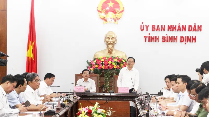Thi tốt nghiệp THPT năm 2020: Nghiêm túc, đồng bộ nhưng không nên làm quá lên