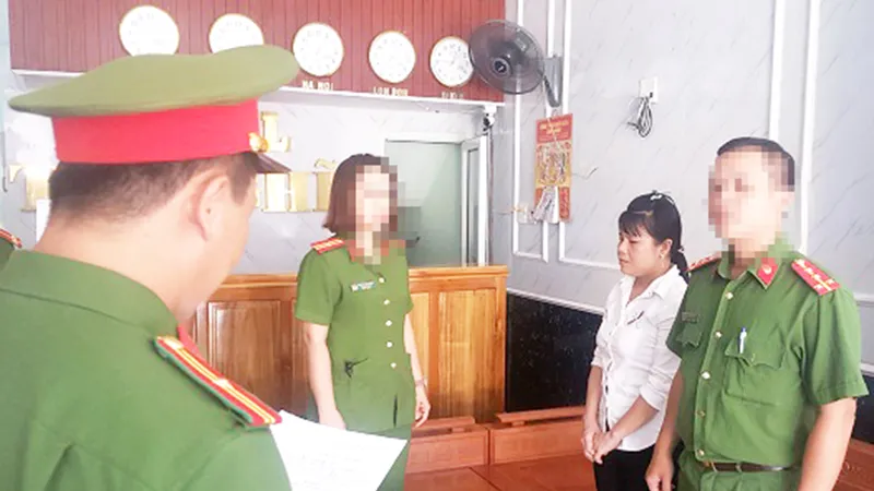 Quản lý khách sạn bố trí phòng cách âm cho hai con nghiện thác loạn
