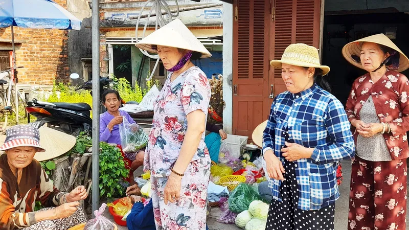 Ăn vào là nôn ói, tiêu chảy, hàng trăm người dân Bình Định hoang mang