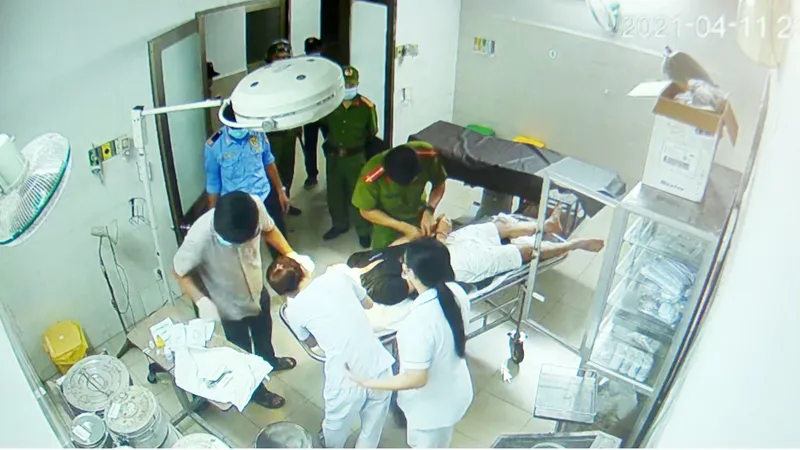 Bệnh nhân nhậu xỉn nhập viện cấp cứu, tấn công bác sĩ và điều dưỡng