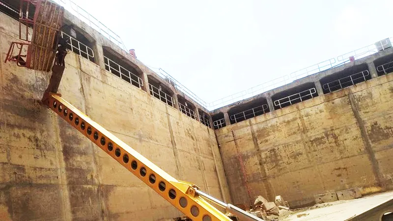 Lật lồng nâng tại công ty tàu thủy Dung Quất, 2 người tử vong tại chỗ