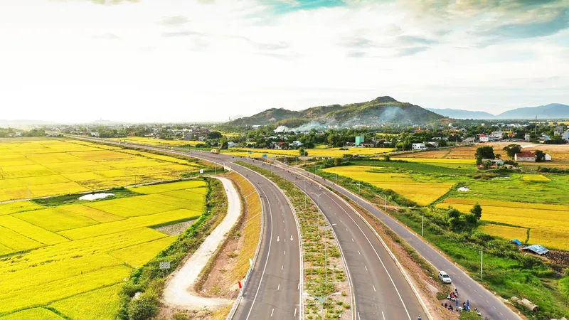 Bình Định gửi 11 kiến nghị lên Bộ GTVT để tạo nền tảng tốt nhất phát triển hạ tầng