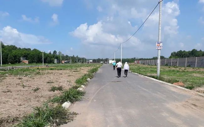 Truy tìm phụ nữ buôn đất bị tố lừa đảo trên 38 tỷ đồng