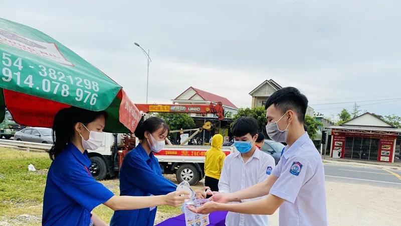 Thi tốt nghiệp THPT 2021: Nỗ lực hỗ trợ, bảo vệ kỳ thi tại các tỉnh vùng dịch miền Trung