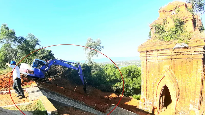 Vụ mang máy đào di tích tháp Chăm: Giám đốc sở bất ngờ thu hồi văn bản “truy tìm” cán bộ cấp tin cho báo chí