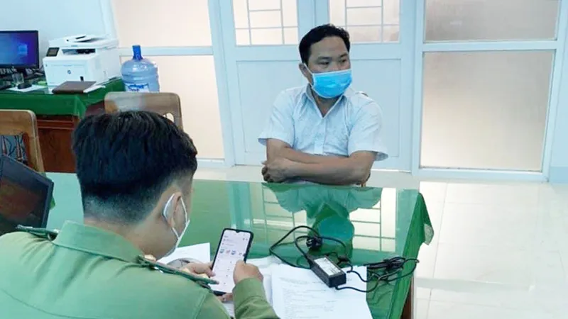 Giả mạo nhà xe chiếm đoạt tiền vé của hành khách