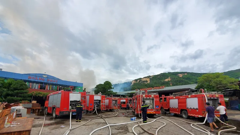 Cháy xưởng gỗ ở khu công nghiệp Phú Tài, Bình Định
