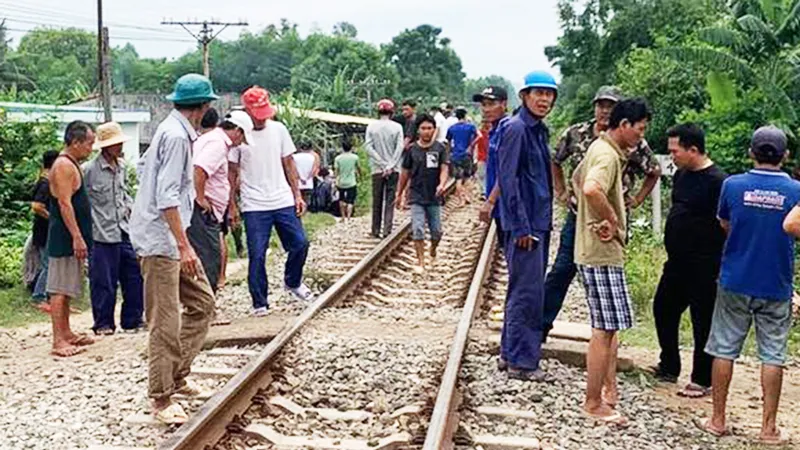 Người phụ nữ bị tàu hỏa tông tử vong khi qua đường dân sinh