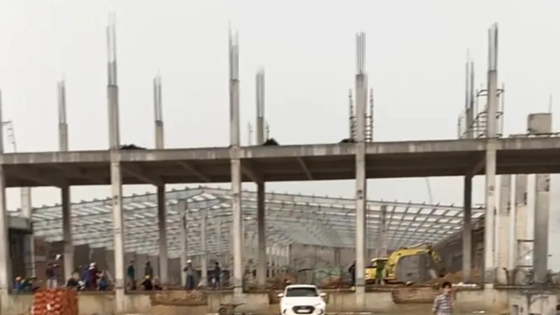 Sập công trình ở KCN Nhơn Hòa (Bình Định) làm 5 người chết, 6 người bị thương
