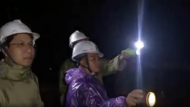 Sạt lở ở Quảng Ngãi, nghi vùi lấp 1 tổ máy thủy điện 