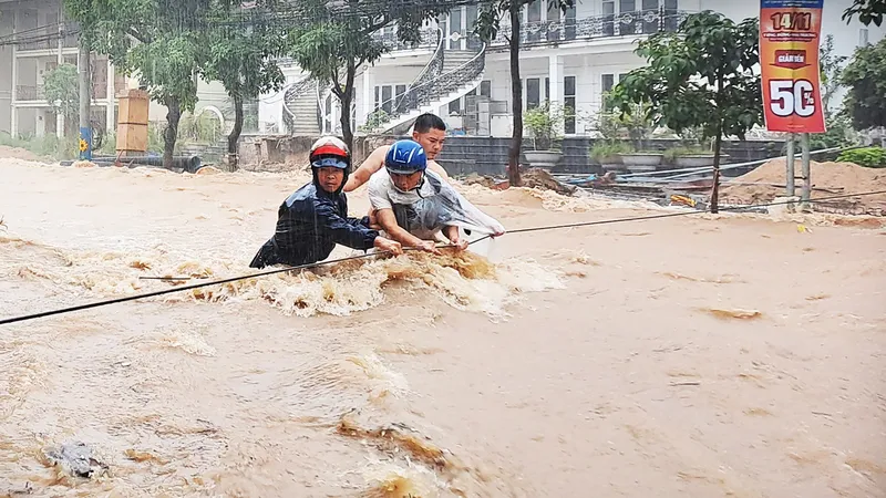 Bí thư Tỉnh ủy Bình Định chỉ đạo chống ngập khẩn cấp ở đô thị biển Quy Nhơn