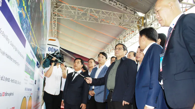 Tết Dương lịch 2023: Bộ GTVT đồng loạt khởi công 12 dự án cao tốc Bắc - Nam