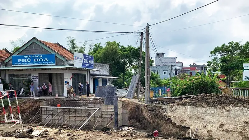 Sụt lở đất khi thi công cầu, 1 phụ nữ tử vong