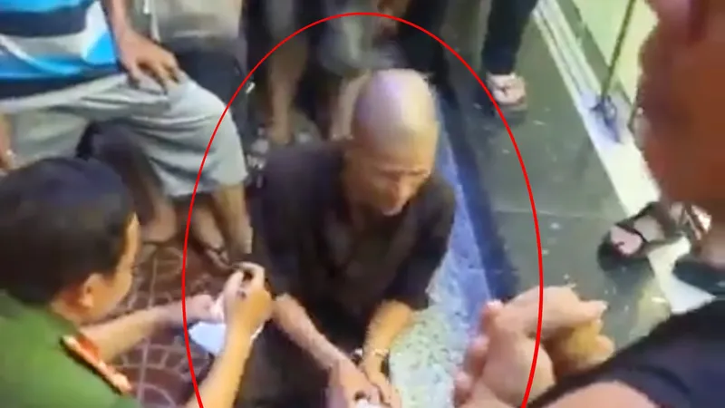Tạm giữ "thầy tu dỏm" cướp tiệm vàng ở Bình Định