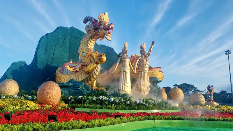 Bình Định: Khánh thành cụm 3 linh vật rồng "Lạc Long Quân - Âu Cơ"