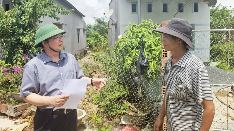 Bí thư Tỉnh ủy Bình Định yêu cầu sớm gỡ vướng, bàn giao đủ mặt bằng cao tốc