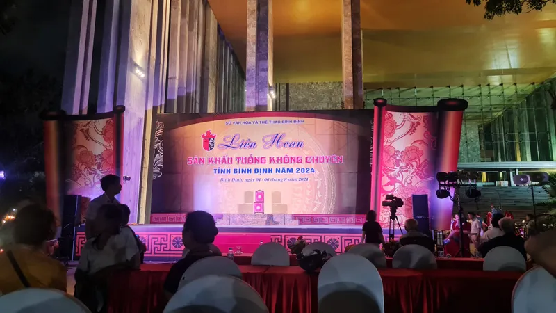 Diễn viên hát bội tử vong khi đang biểu diễn: Đã tử vong trước khi vào viện
