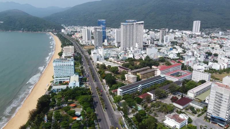 Bình Định muốn có dự án "đại bàng" về bán dẫn, năng lượng tái tạo