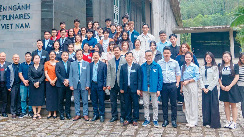 Lần đầu tiên Việt Nam có hội thảo khoa học nghiên cứu kính hiển vi
