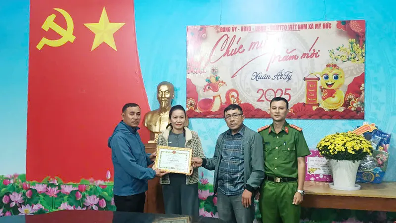Phụ nữ bán bún tôm trả hơn 500 triệu đồng cho người đánh rơi