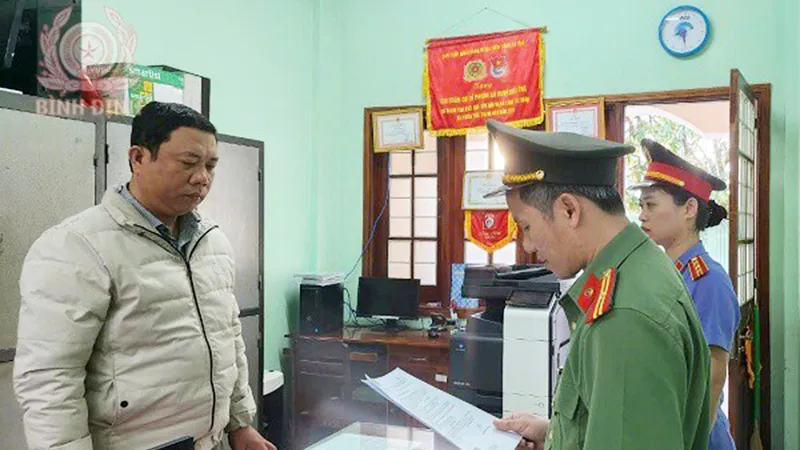 Bình Định: Khởi tố Chủ tịch UBND xã thiếu trách nhiệm để "cát tặc" lộng hành