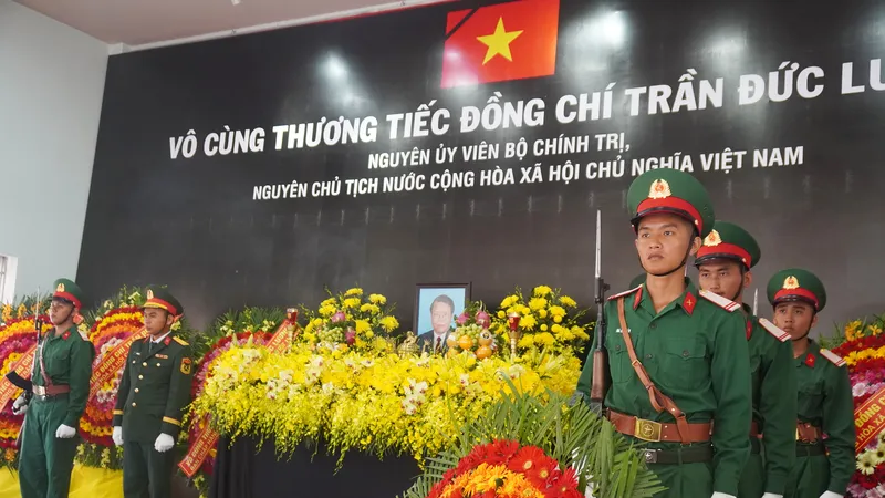 Xúc động Lễ viếng nguyên Chủ tịch nước Trần Đức Lương ở quê hương Quảng Ngãi