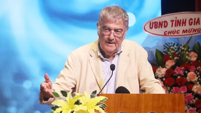 Giáo sư đoạt giải Nobel Vật lý 2012: Khoa học cần môi trường tự do, tin cậy để sáng tạo