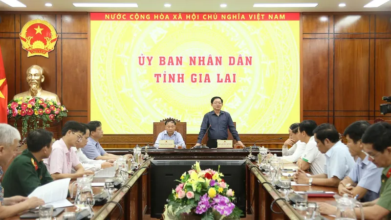 Phó Thủ tướng Hồ Quốc Dũng: Ưu tiên chăm lo người dân bị thiệt hại nặng do bão số 13
