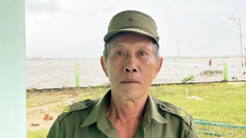 Xem xét khen thưởng người kịp thời cứu sống thanh niên giữa lũ dữ