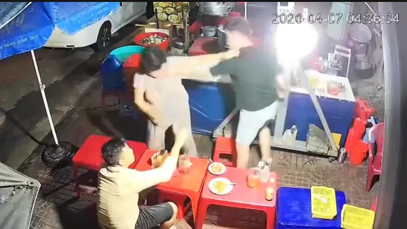 Công an vào cuộc vụ người đàn ông hành hung cụ bà ở Gia Lai 