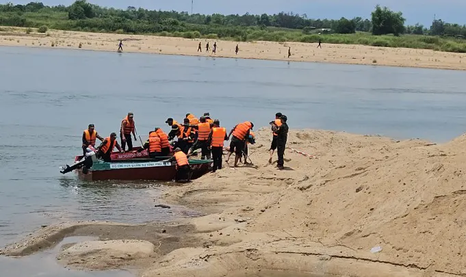 Vụ lật ghe trên sông Ba (Phú Yên): Tìm thấy thi thể một công nhân mất tích 