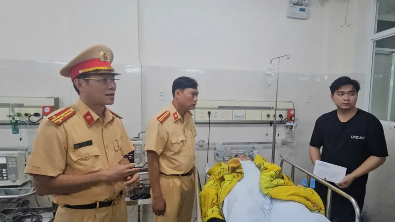 Xác định nguyên nhân khiến xe khách bị lật, làm 3 người tử vong và nhiều người bị thương